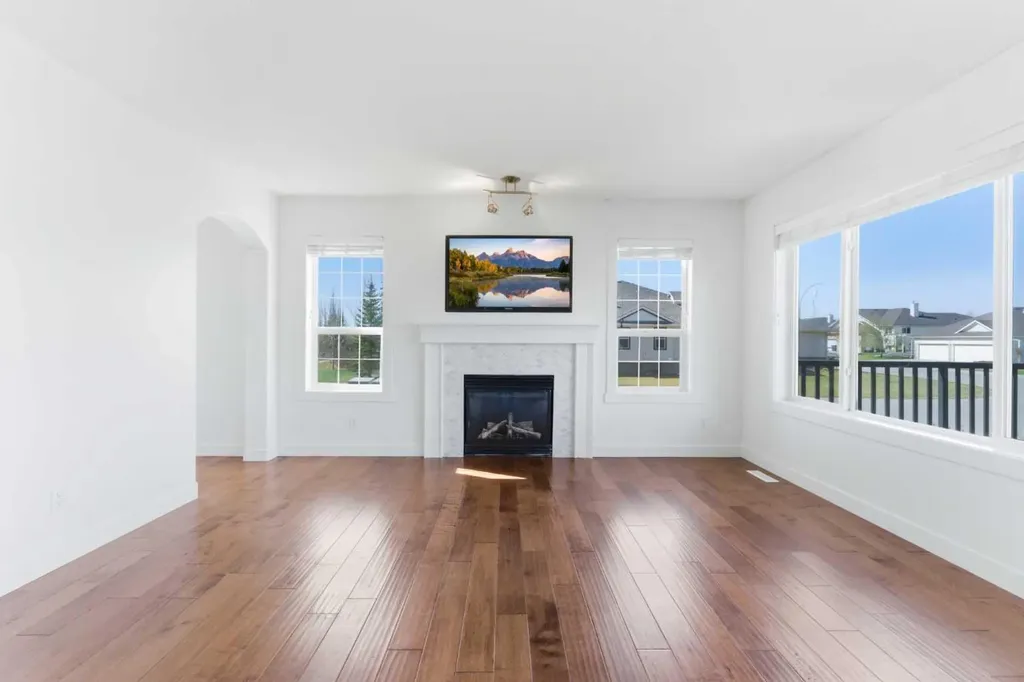 201 Crystalridge Rise Okotoks AB T1S 1W6