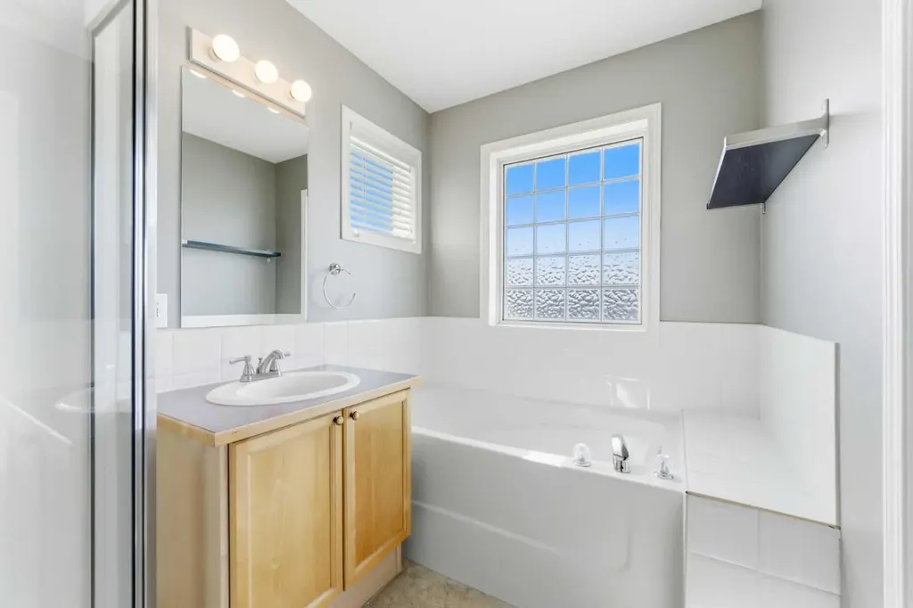 201 Crystalridge Rise Okotoks AB T1S 1W6