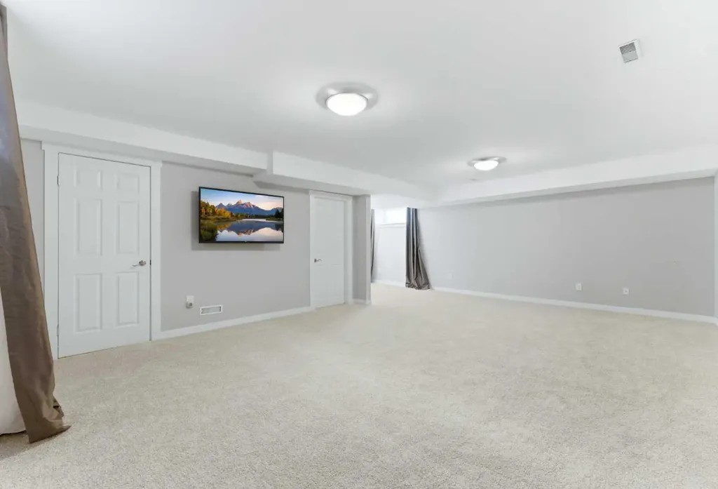 201 Crystalridge Rise Okotoks AB T1S 1W6