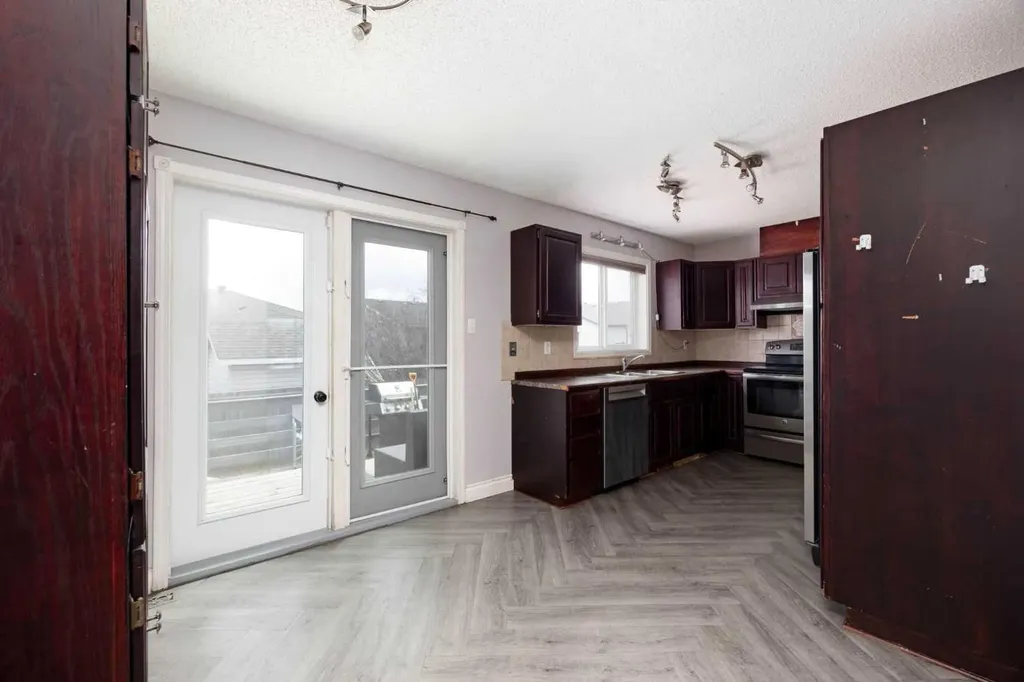 233 Bacon Place Fort Mcmurray AB T9K 1Z8