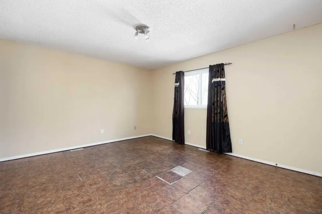 233 Bacon Place Fort Mcmurray AB T9K 1Z8