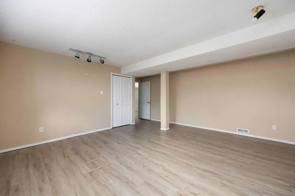 233 Bacon Place Fort Mcmurray AB T9K 1Z8