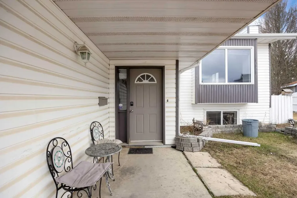 233 Bacon Place Fort Mcmurray AB T9K 1Z8