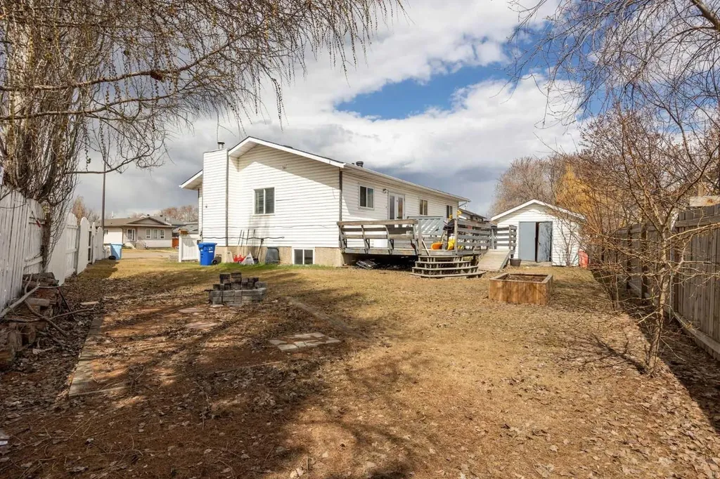 233 Bacon Place Fort Mcmurray AB T9K 1Z8
