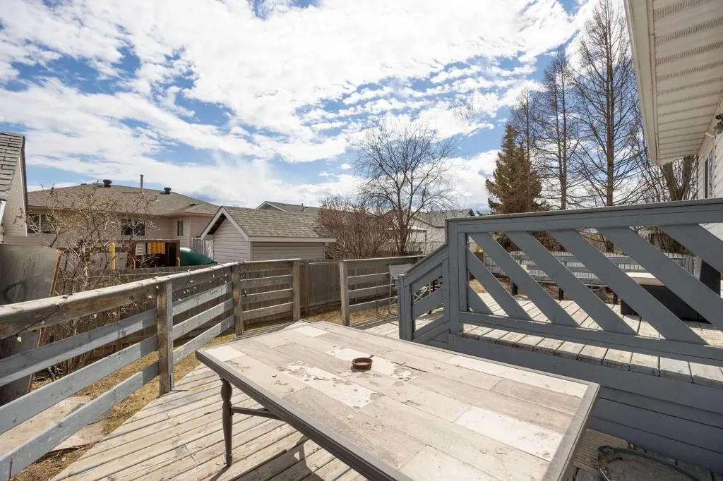 233 Bacon Place Fort Mcmurray AB T9K 1Z8