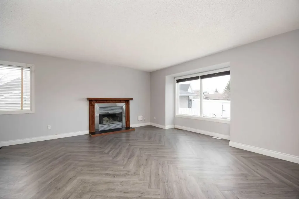 233 Bacon Place Fort Mcmurray AB T9K 1Z8