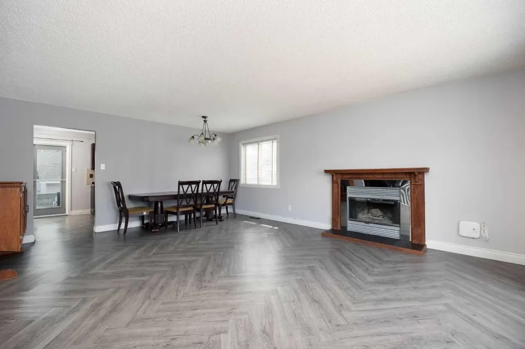 233 Bacon Place Fort Mcmurray AB T9K 1Z8
