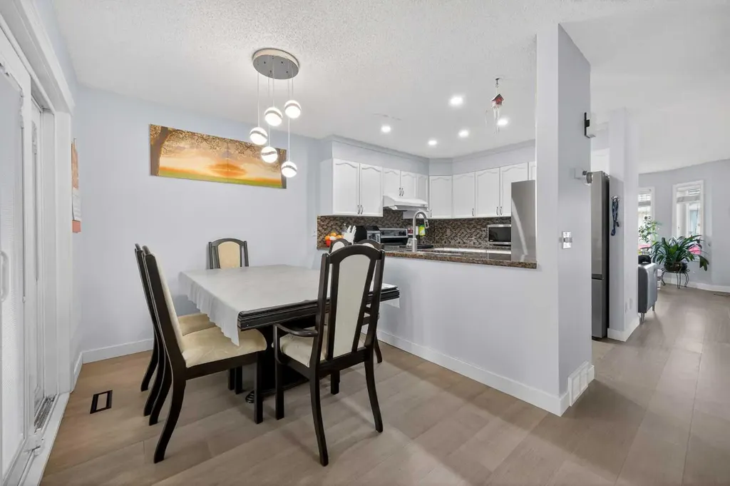 35 Erin Green Place SE Calgary AB T2B 3C2