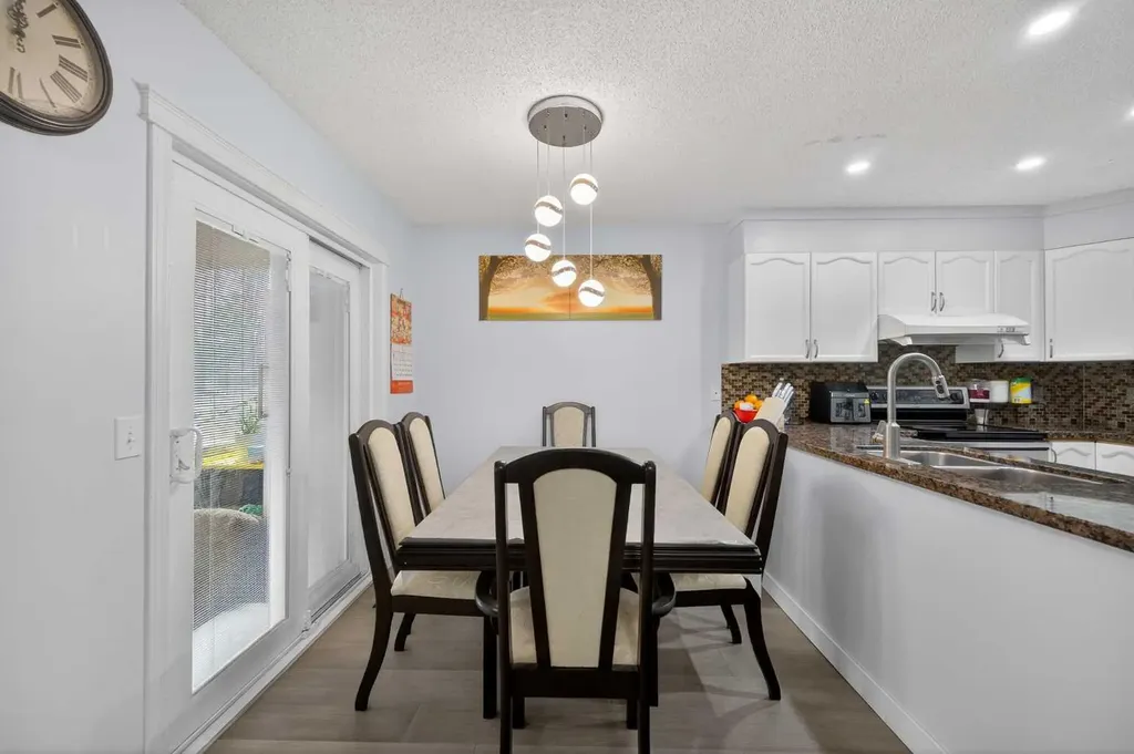 35 Erin Green Place SE Calgary AB T2B 3C2