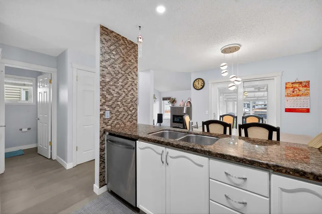 35 Erin Green Place SE Calgary AB T2B 3C2