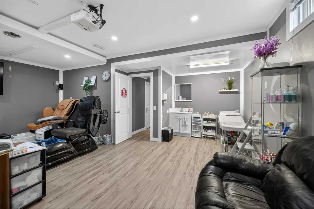 35 Erin Green Place SE Calgary AB T2B 3C2