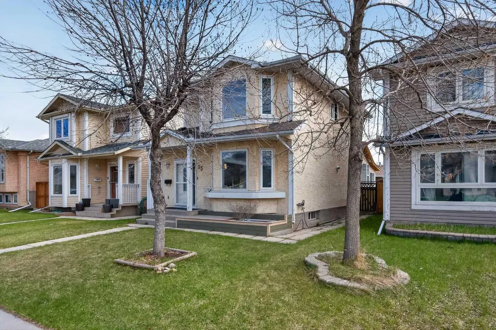 35 Erin Green Place SE Calgary AB T2B 3C2