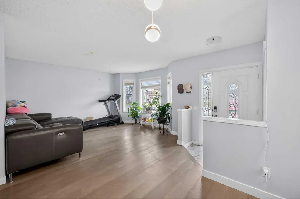 35 Erin Green Place SE Calgary AB T2B 3C2