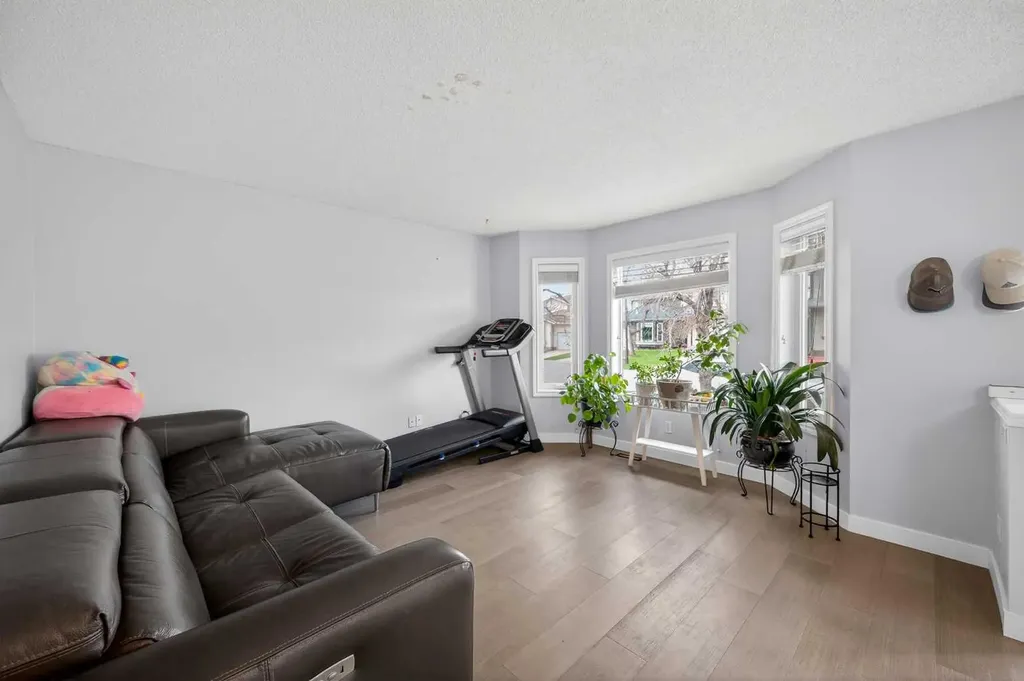 35 Erin Green Place SE Calgary AB T2B 3C2