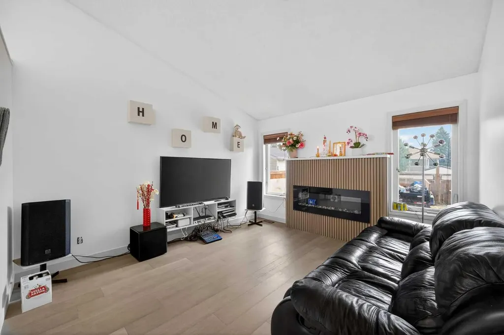 35 Erin Green Place SE Calgary AB T2B 3C2