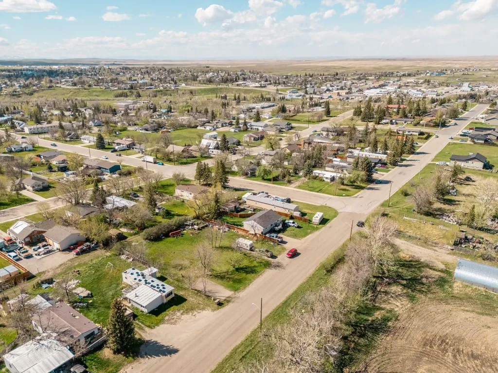 837 2 Street E Cardston AB T0K 0K0