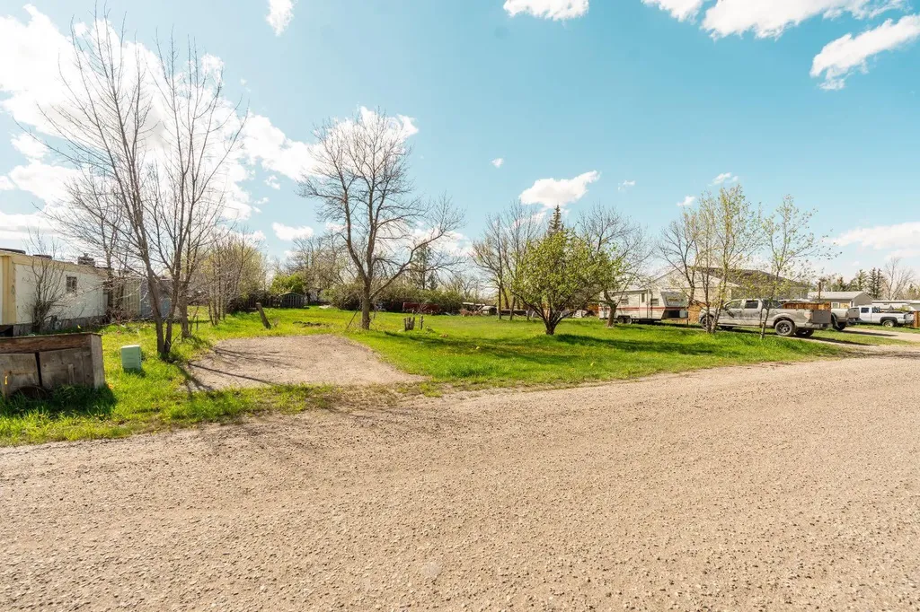 837 2 Street E Cardston AB T0K 0K0