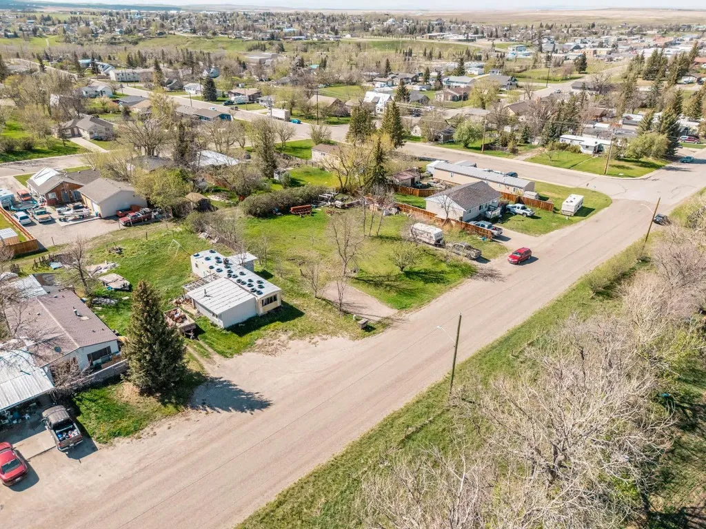 837 2 Street E Cardston AB T0K 0K0