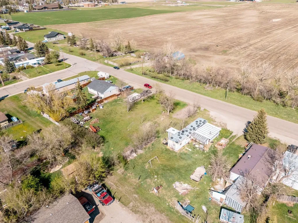 837 2 Street E Cardston AB T0K 0K0