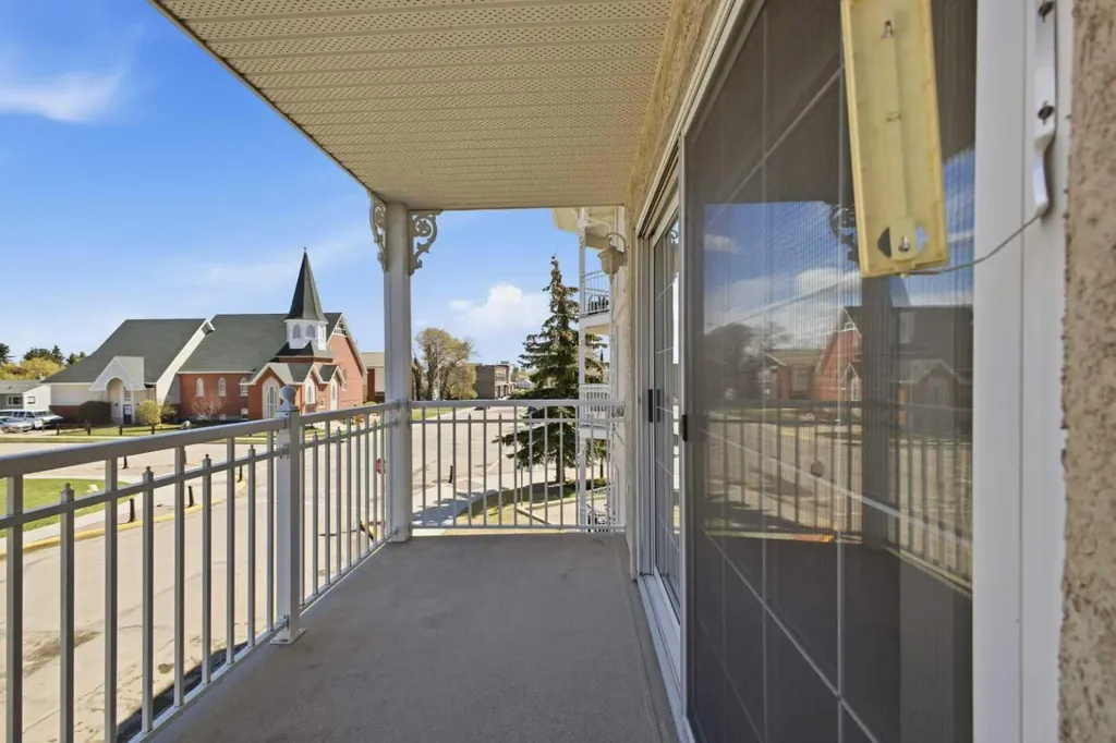 5034 53 Street Lacombe AB T4L 2K7