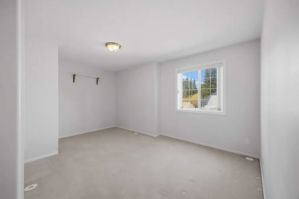 5034 53 Street Lacombe AB T4L 2K7