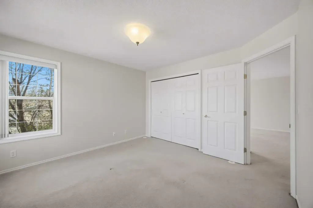 5034 53 Street Lacombe AB T4L 2K7