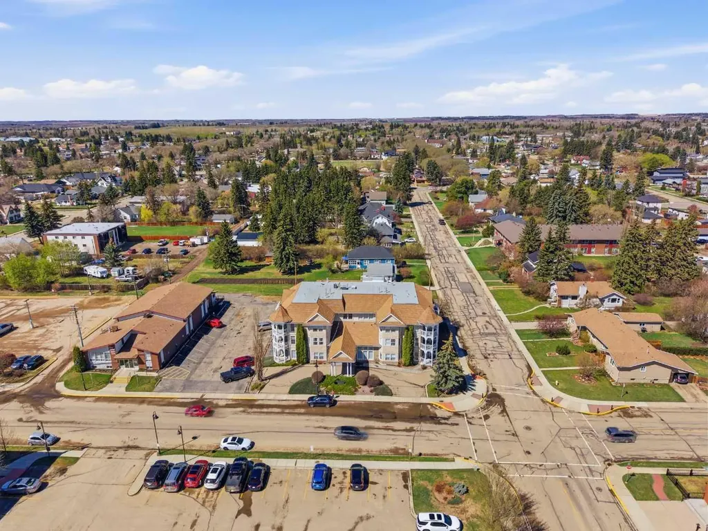 5034 53 Street Lacombe AB T4L 2K7