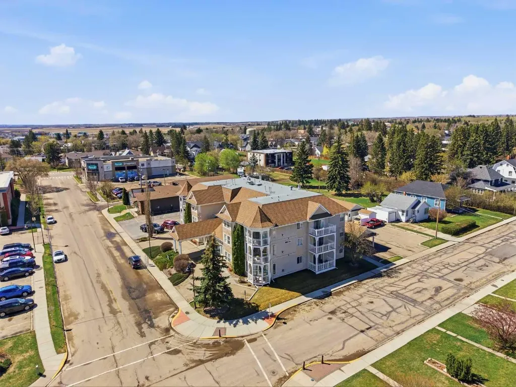 5034 53 Street Lacombe AB T4L 2K7