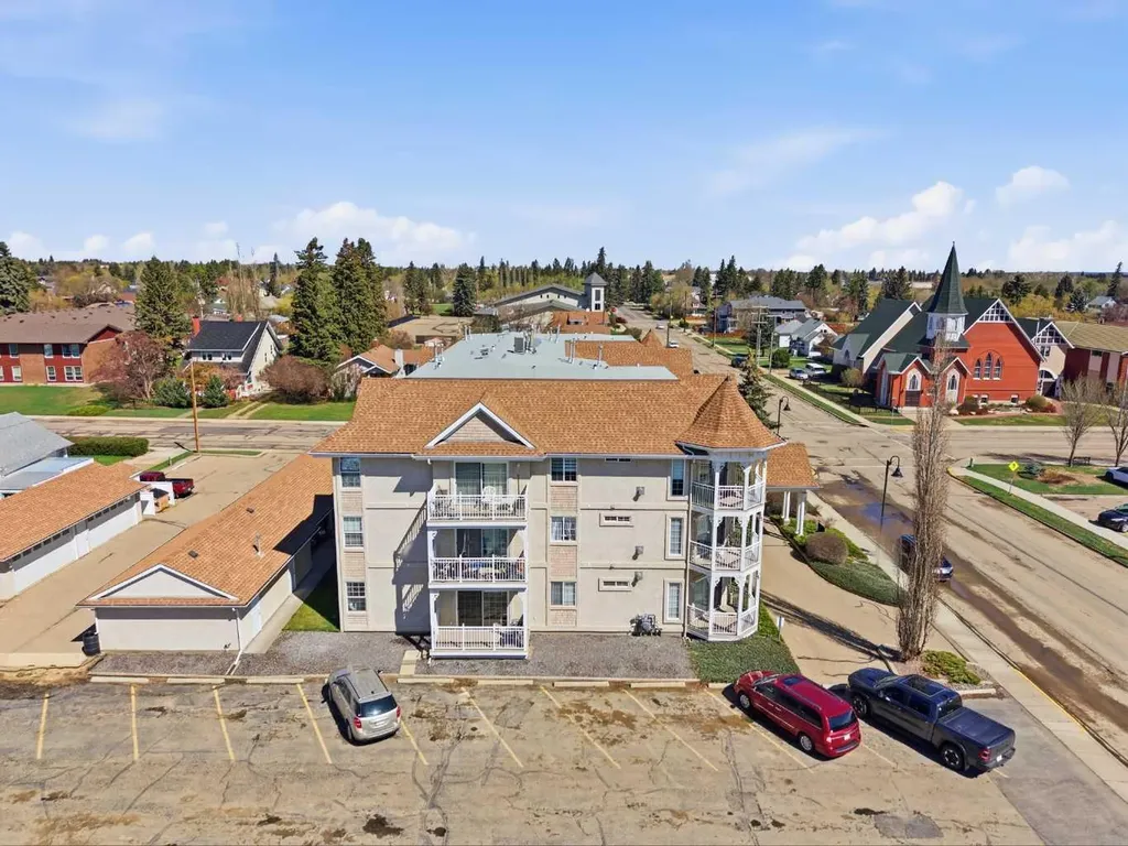 5034 53 Street Lacombe AB T4L 2K7