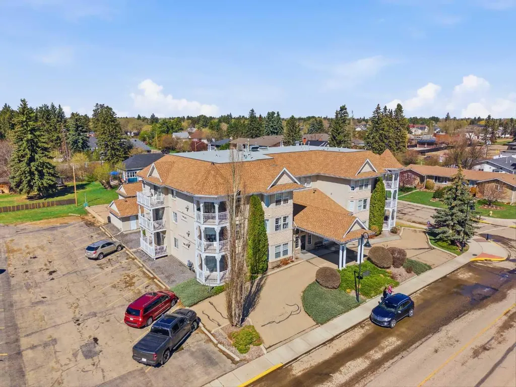 5034 53 Street Lacombe AB T4L 2K7