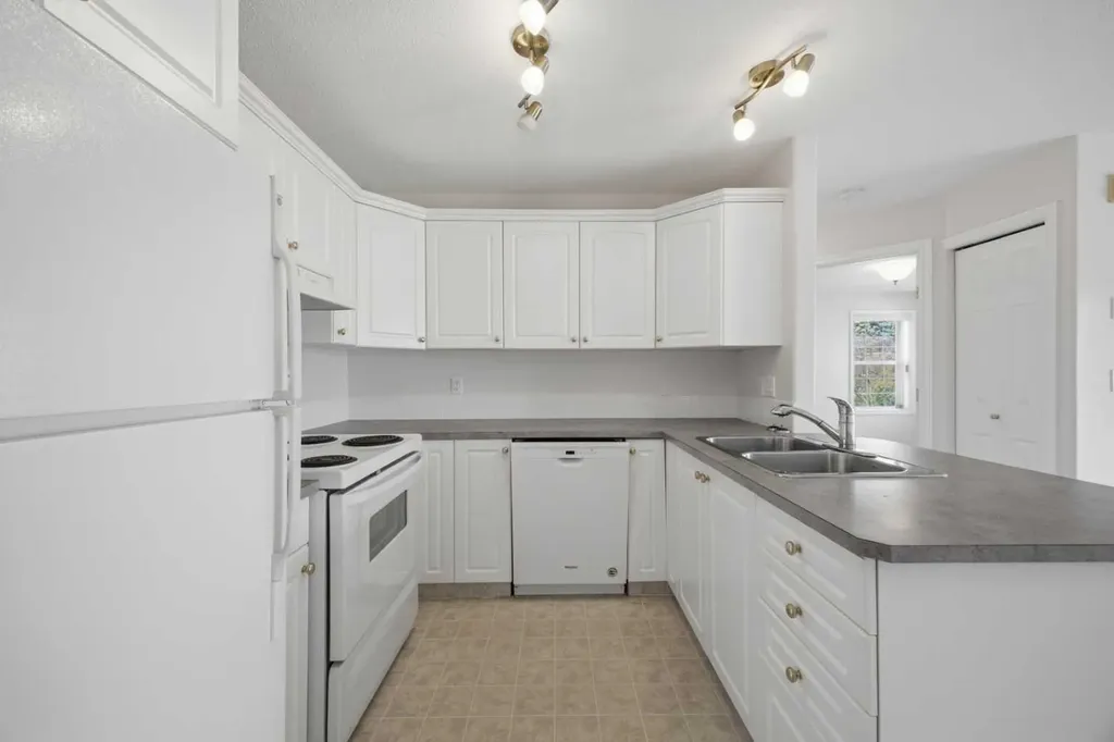 5034 53 Street Lacombe AB T4L 2K7