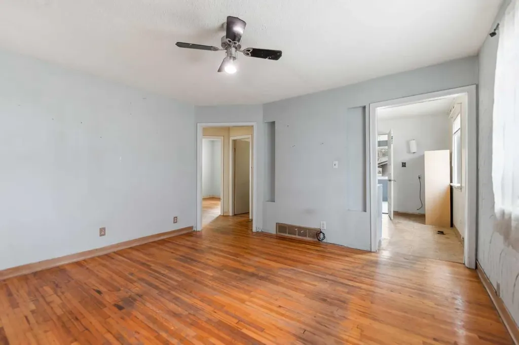 6435 34 Avenue NW Calgary AB T3B 1S5