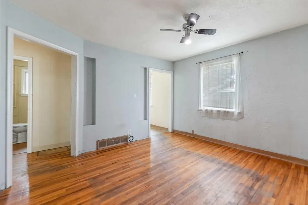 6435 34 Avenue NW Calgary AB T3B 1S5