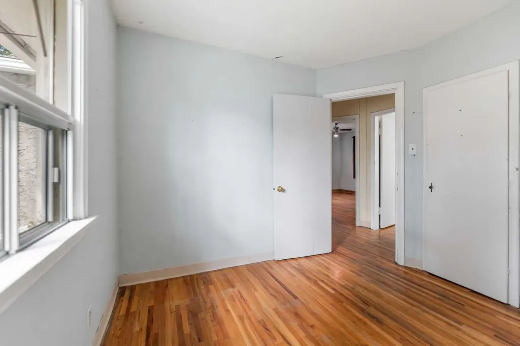 6435 34 Avenue NW Calgary AB T3B 1S5
