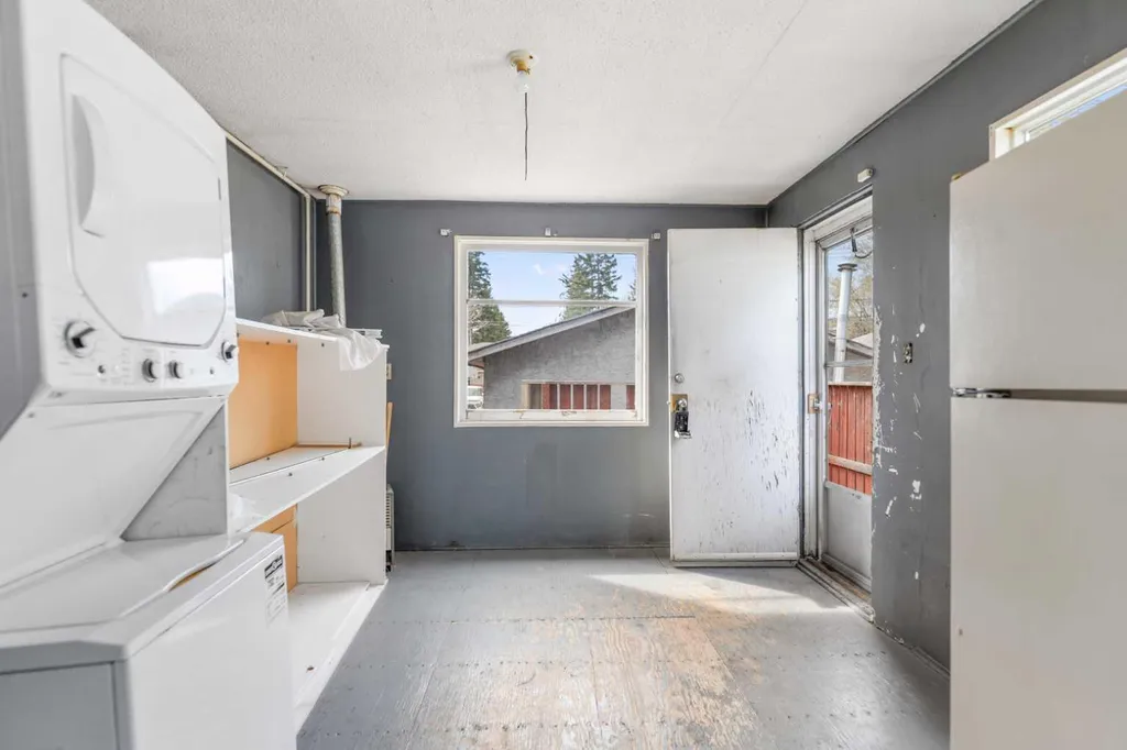 6435 34 Avenue NW Calgary AB T3B 1S5