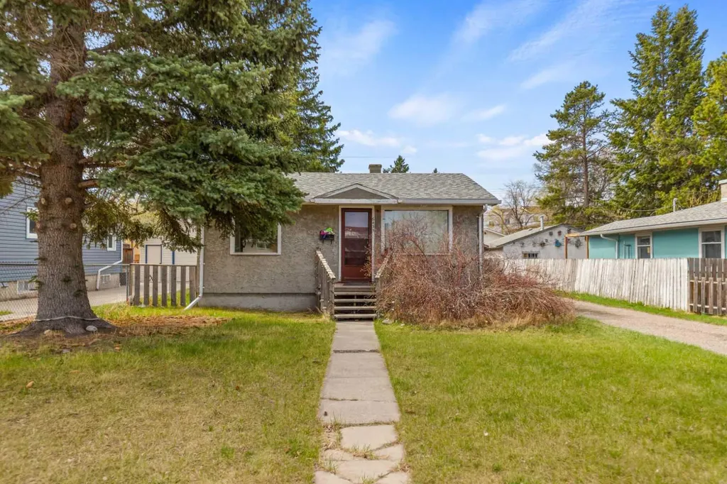 6435 34 Avenue NW Calgary AB T3B 1S5