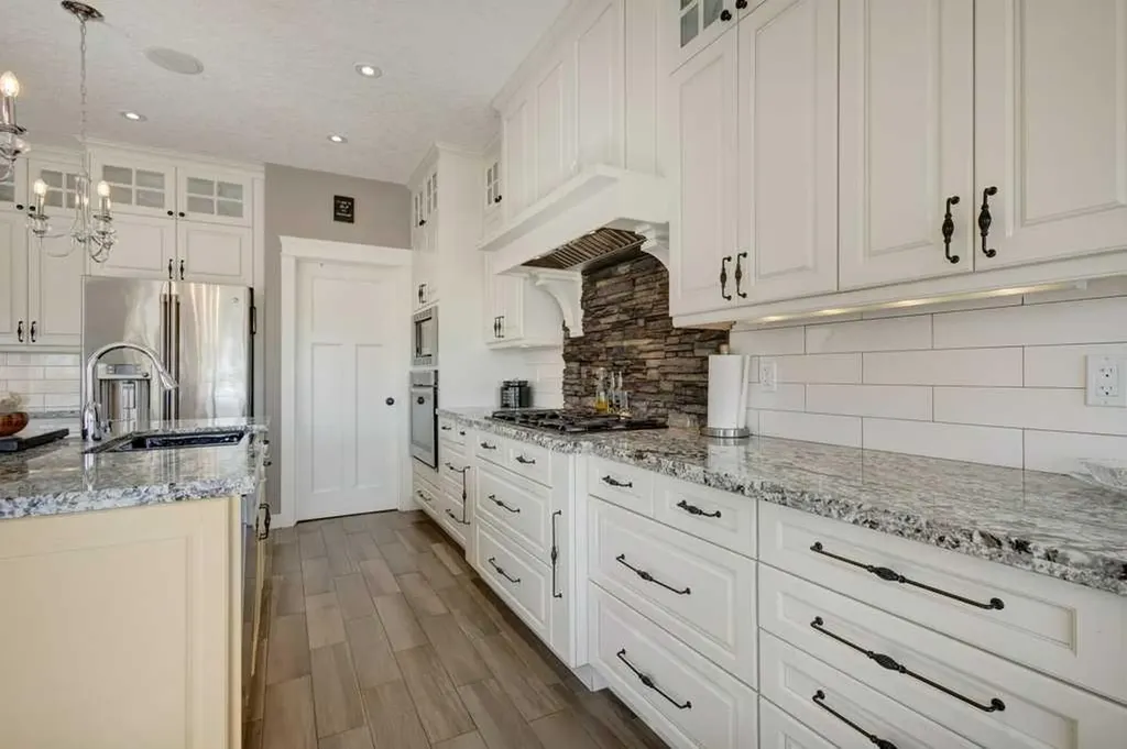 1233 Hillcrest Manor Estates Strathmore AB T1p1x1