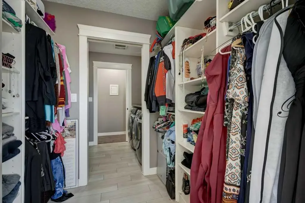1233 Hillcrest Manor Estates Strathmore AB T1p1x1
