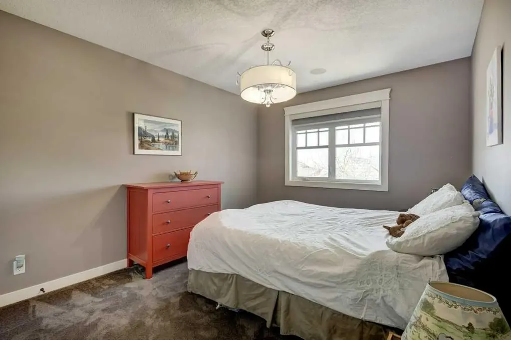 1233 Hillcrest Manor Estates Strathmore AB T1p1x1