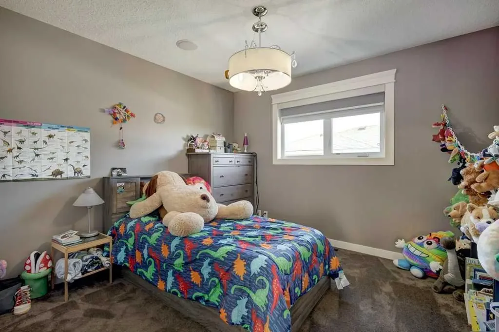 1233 Hillcrest Manor Estates Strathmore AB T1p1x1