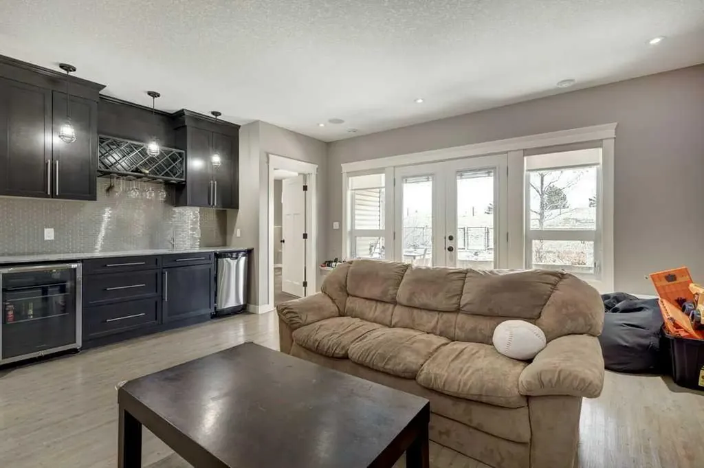1233 Hillcrest Manor Estates Strathmore AB T1p1x1