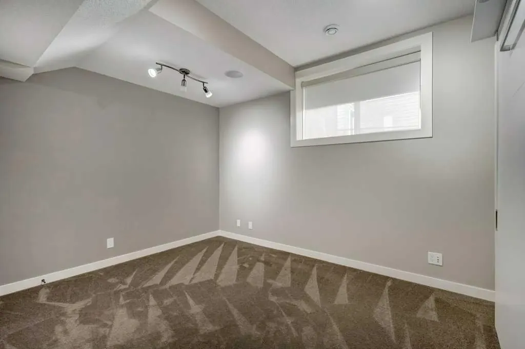 1233 Hillcrest Manor Estates Strathmore AB T1p1x1