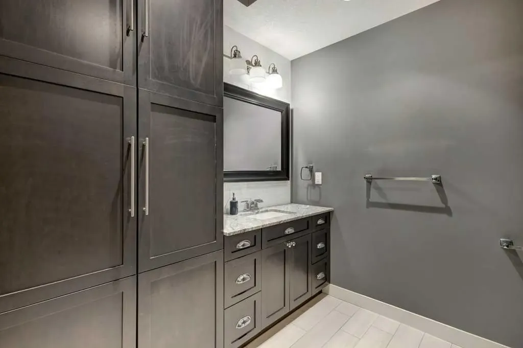 1233 Hillcrest Manor Estates Strathmore AB T1p1x1