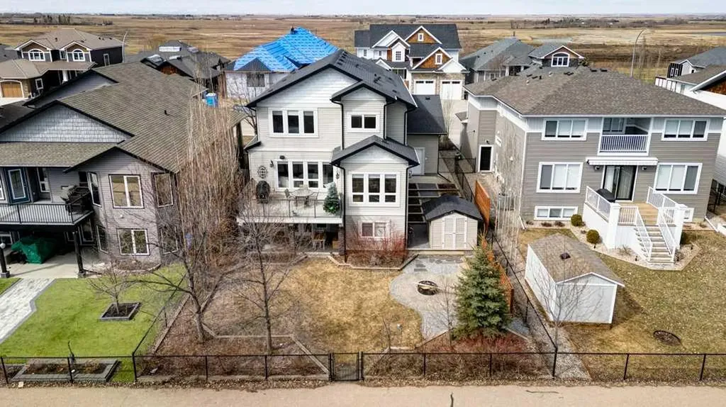 1233 Hillcrest Manor Estates Strathmore AB T1p1x1
