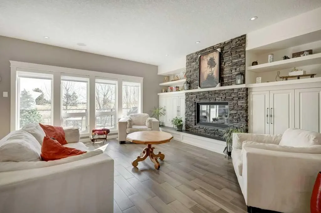 1233 Hillcrest Manor Estates Strathmore AB T1p1x1