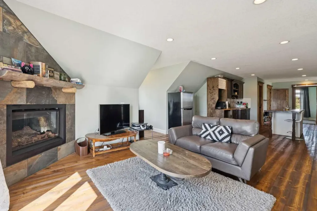 394049 12 Street E Rural Foothills County AB T1S 6C2