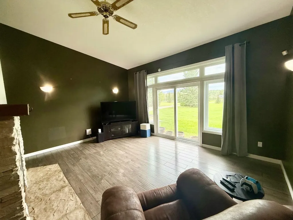 #14 - 50511 Highway 16 E - Maskuta Estates Hinton AB T7V 1X6