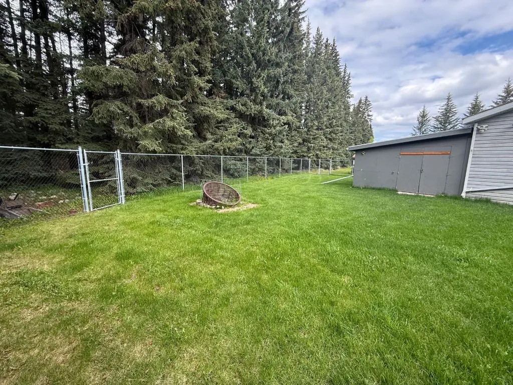 #14 - 50511 Highway 16 E - Maskuta Estates Hinton AB T7V 1X6