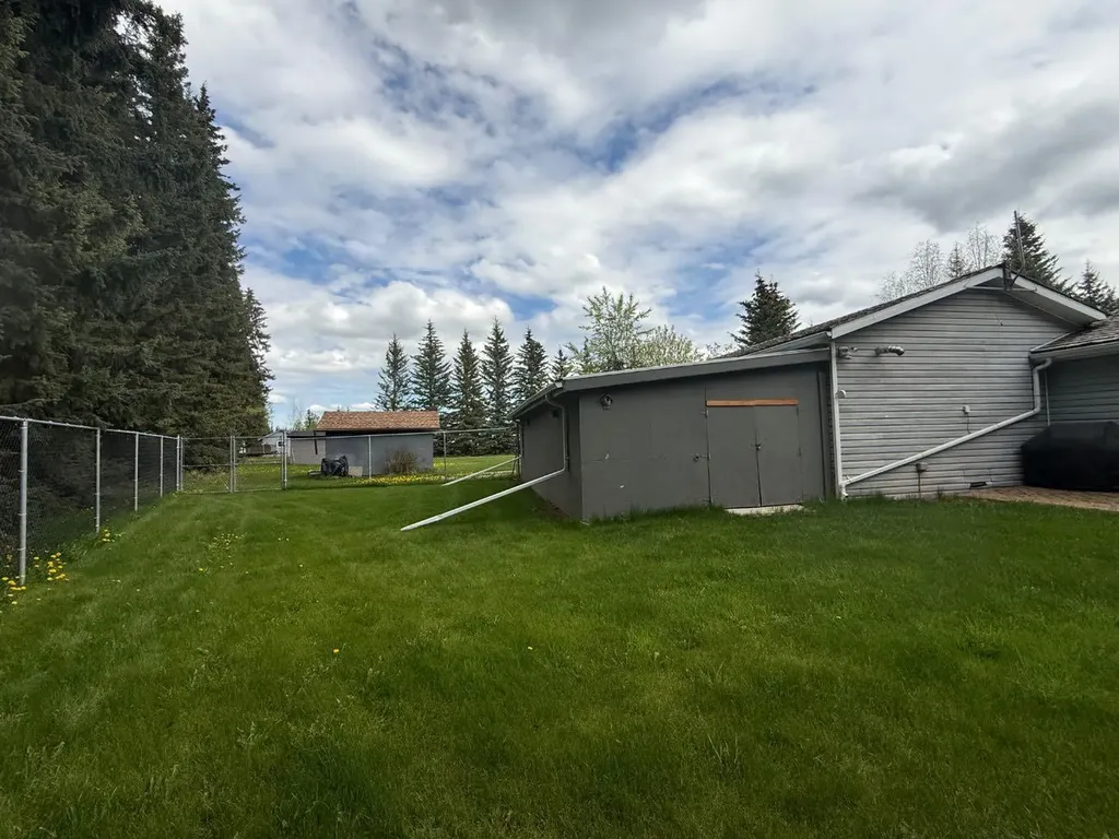 #14 - 50511 Highway 16 E - Maskuta Estates Hinton AB T7V 1X6