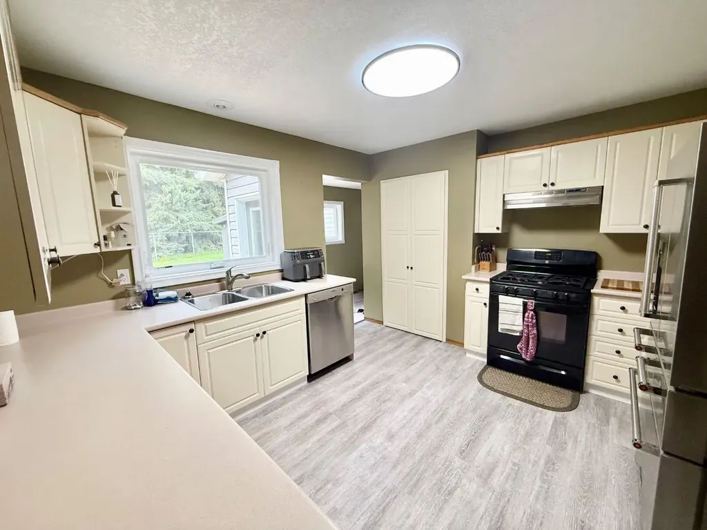 #14 - 50511 Highway 16 E - Maskuta Estates Hinton AB T7V 1X6